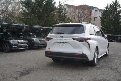 2025 Toyota Sienna XLE