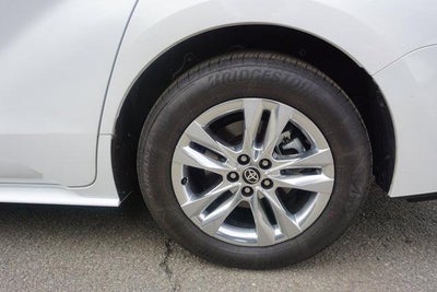 2025 Toyota Sienna XLE