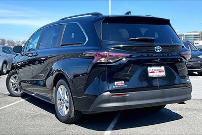 2025 Toyota Sienna XLE
