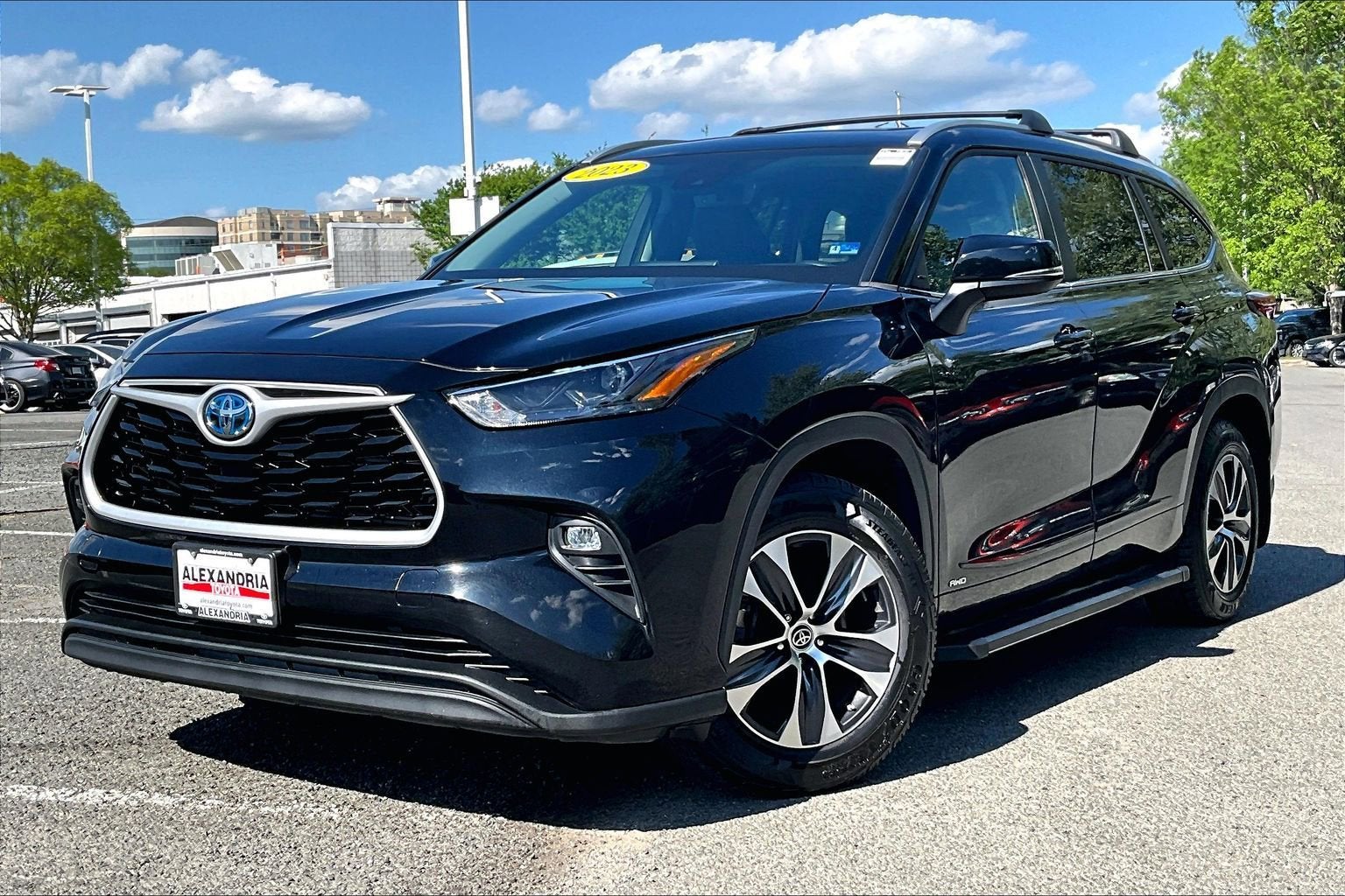 2023 Toyota Highlander Hybrid XLE