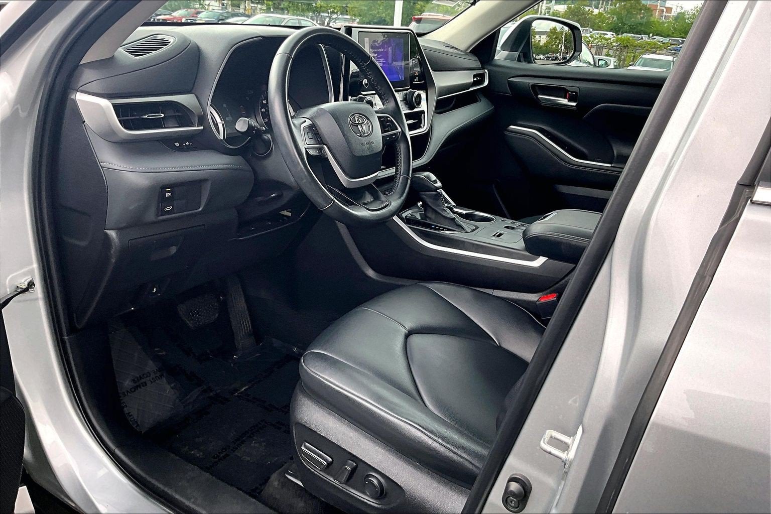 2023 Toyota Highlander Hybrid XLE