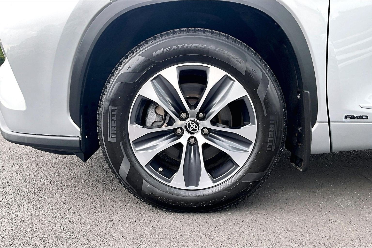 2023 Toyota Highlander Hybrid XLE