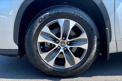 2023 Toyota Highlander Hybrid XLE