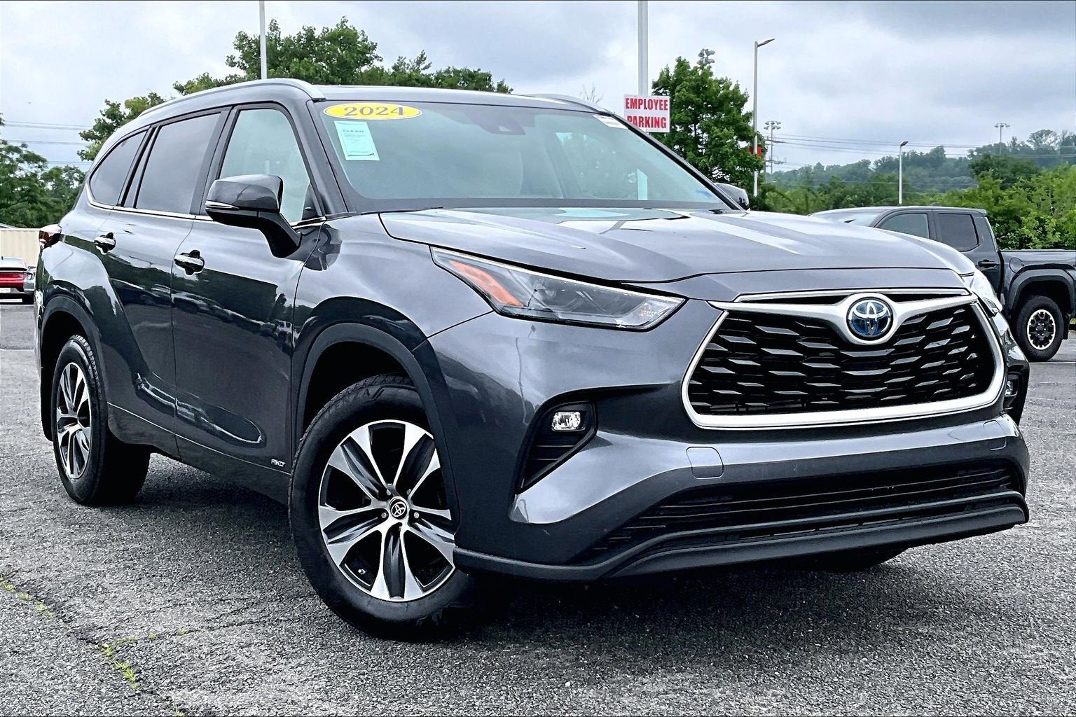 2024 Toyota Highlander Hybrid XLE