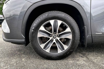 2024 Toyota Highlander Hybrid XLE