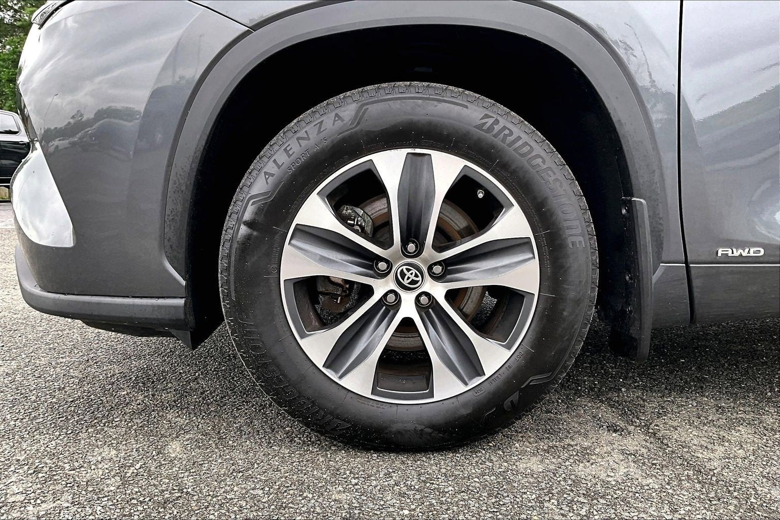 2024 Toyota Highlander Hybrid XLE