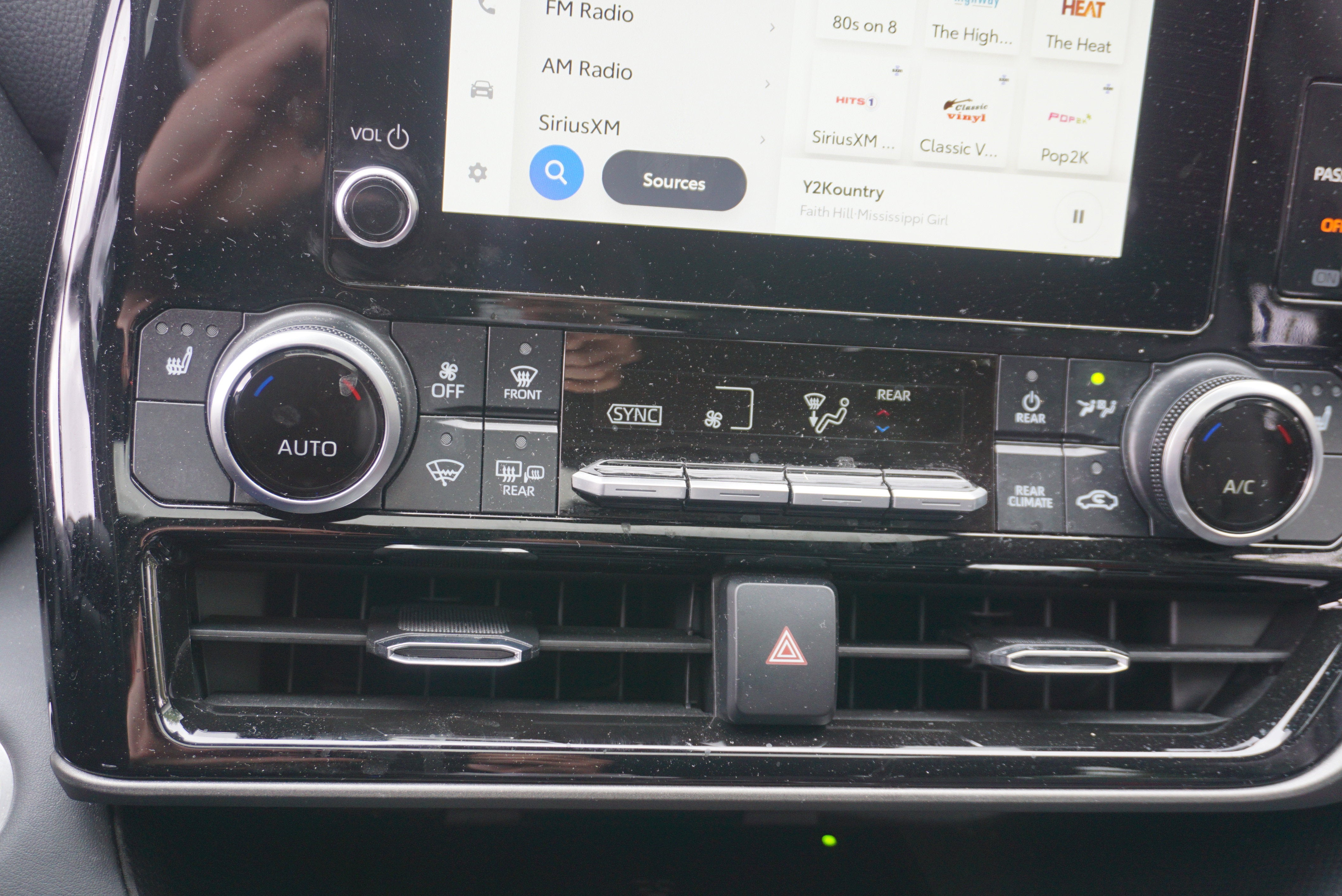 2024 Toyota Highlander Hybrid XLE