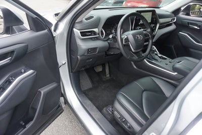 2024 Toyota Highlander Hybrid XLE