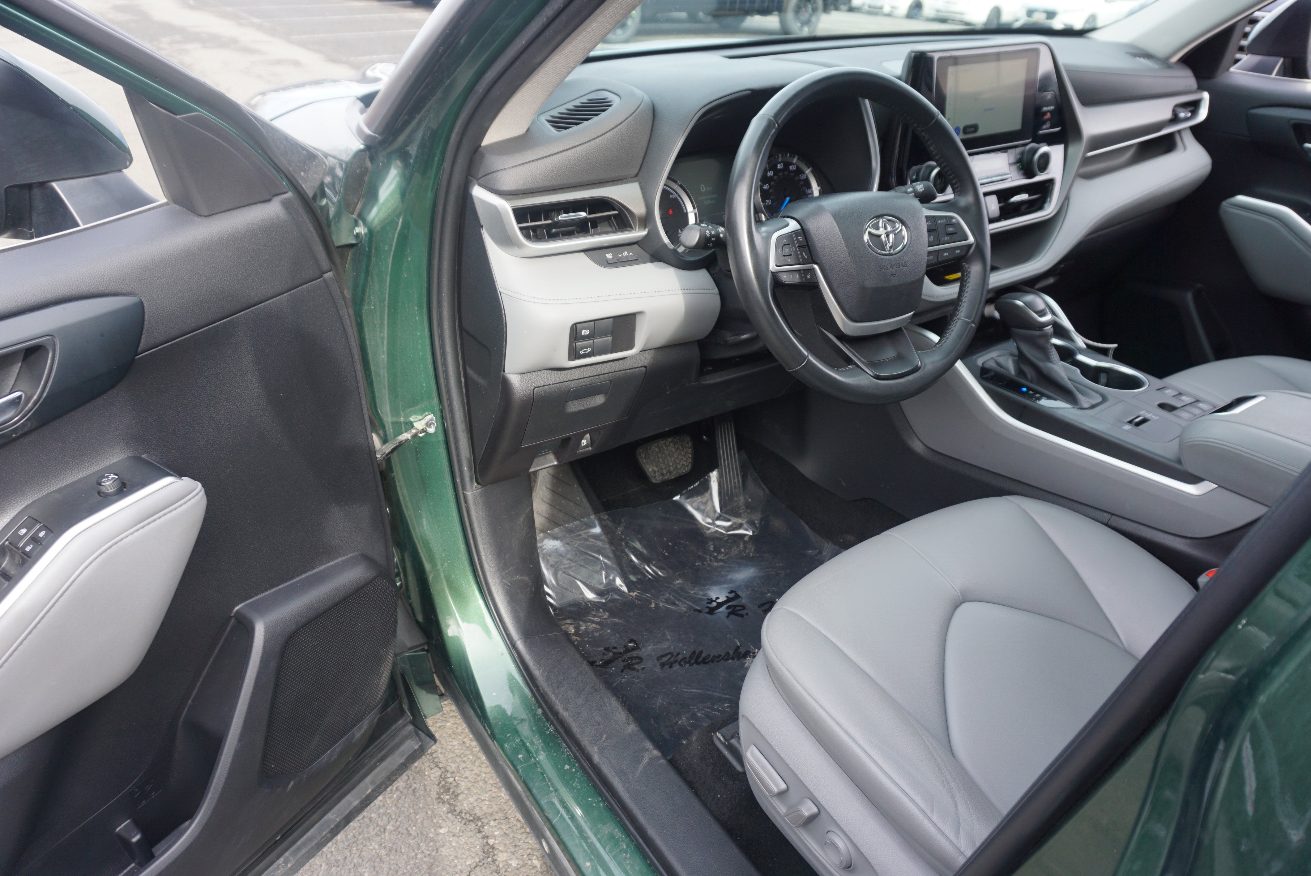 2023 Toyota Highlander Hybrid XLE