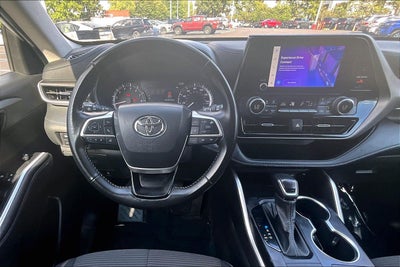 2023 Toyota Highlander LE