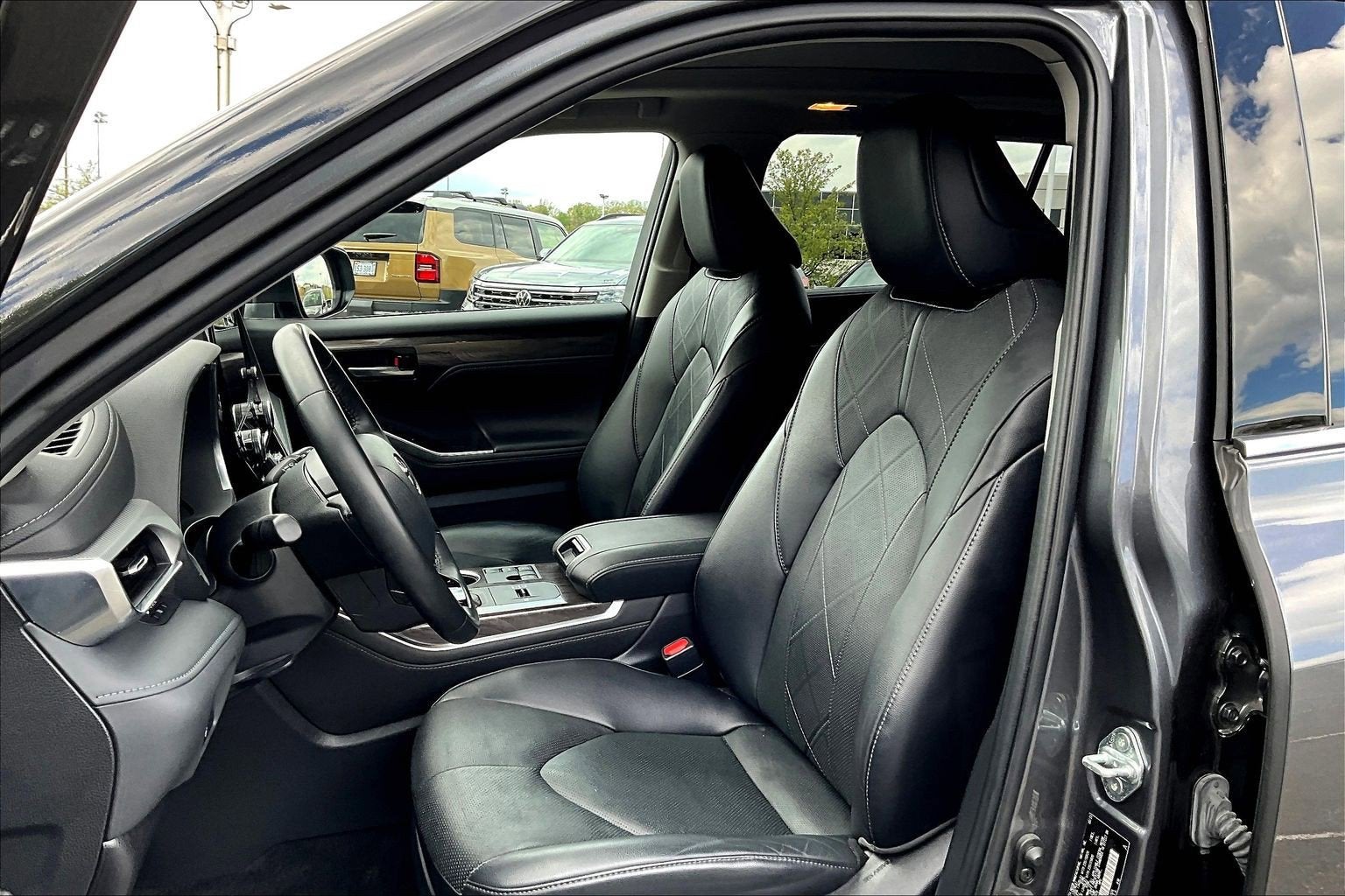 2023 Toyota Highlander Platinum