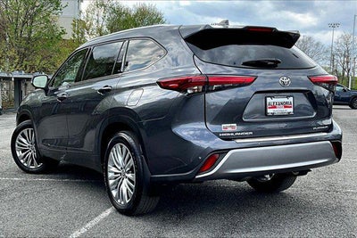 2023 Toyota Highlander Platinum