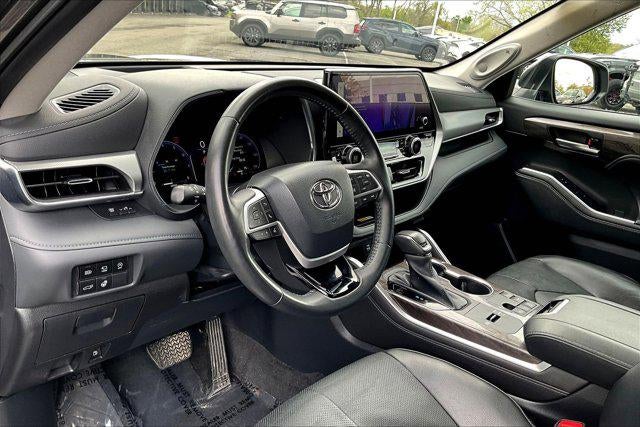 2023 Toyota Highlander Platinum