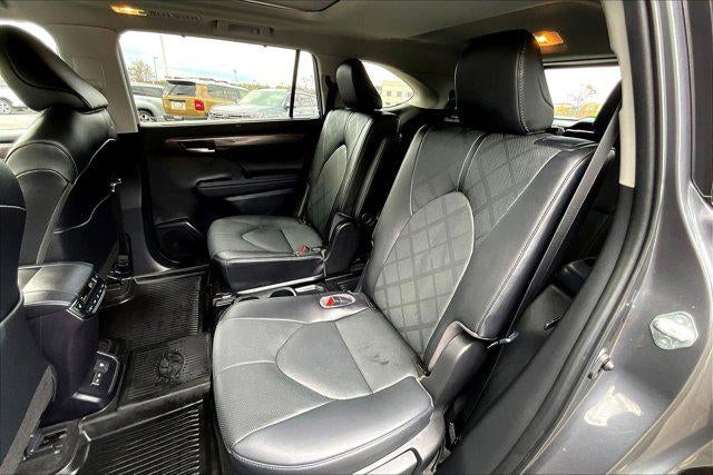 2023 Toyota Highlander Platinum