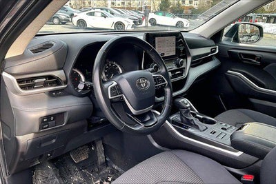 2024 Toyota Highlander LE
