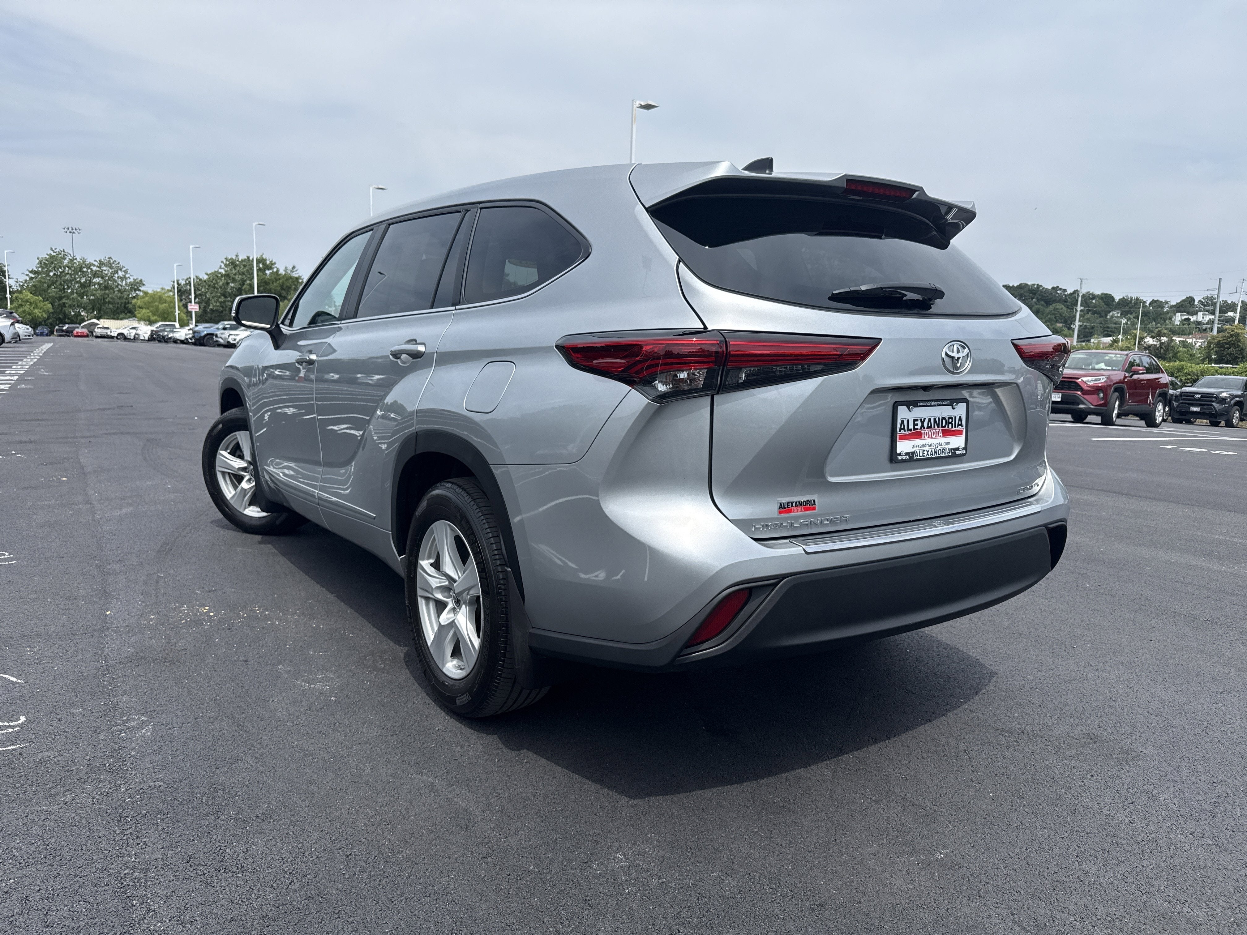 2023 Toyota Highlander Base