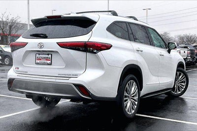 2023 Toyota Highlander Platinum