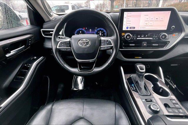 2023 Toyota Highlander Platinum