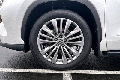 2023 Toyota Highlander Platinum