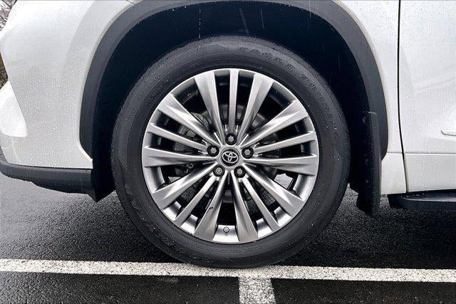 2023 Toyota Highlander Platinum