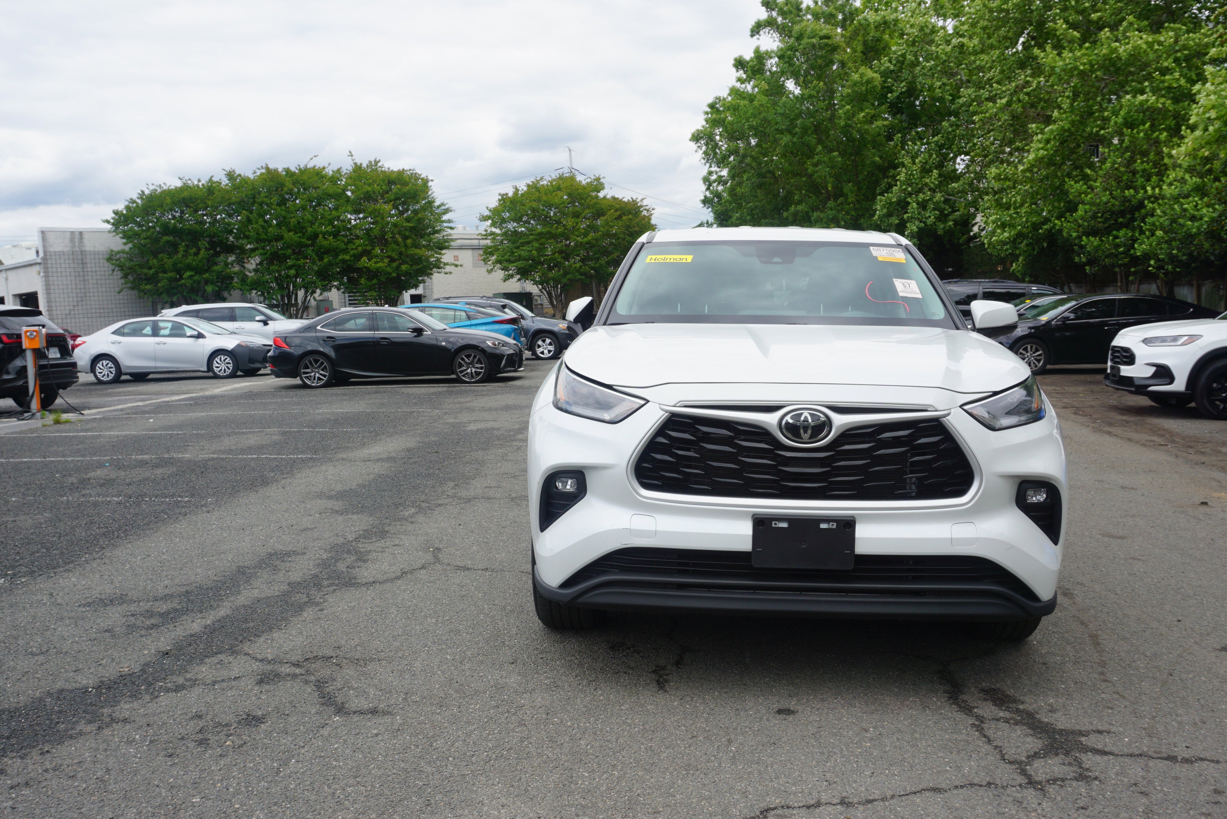 2023 Toyota Highlander LE