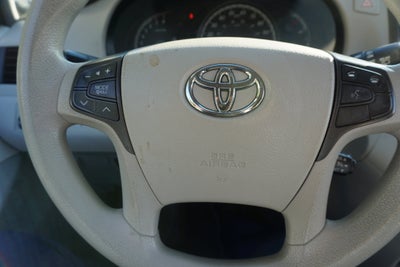 2013 Toyota Sienna LE