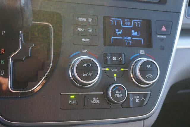 2015 Toyota Sienna LE