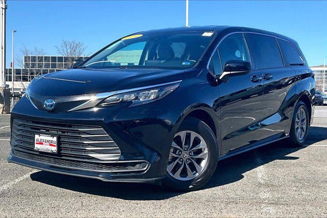 2024 Toyota Sienna LE