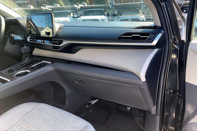 2024 Toyota Sienna LE