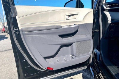 2024 Toyota Sienna LE