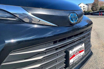 2024 Toyota Sienna LE