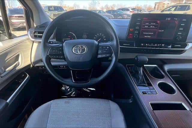 2024 Toyota Sienna LE
