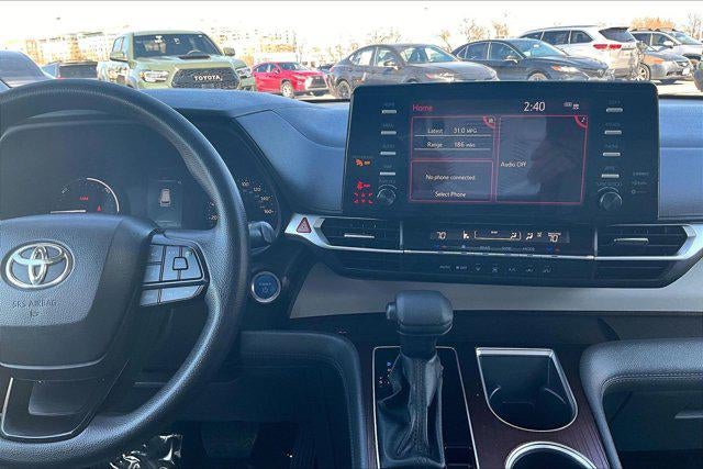 2024 Toyota Sienna LE