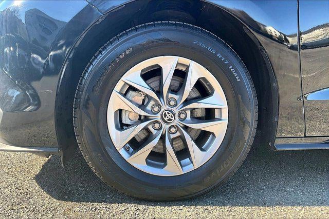 2024 Toyota Sienna LE