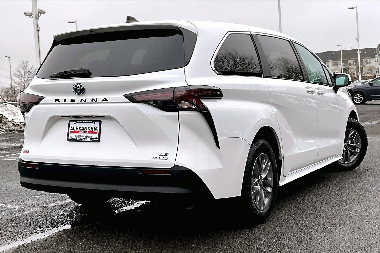 2024 Toyota Sienna LE