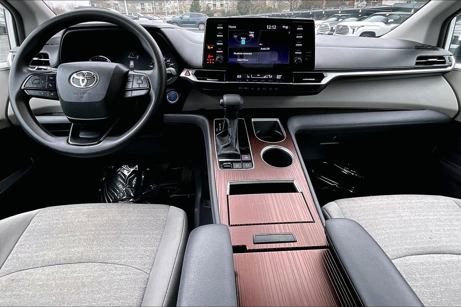 2024 Toyota Sienna LE