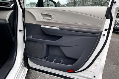 2024 Toyota Sienna LE