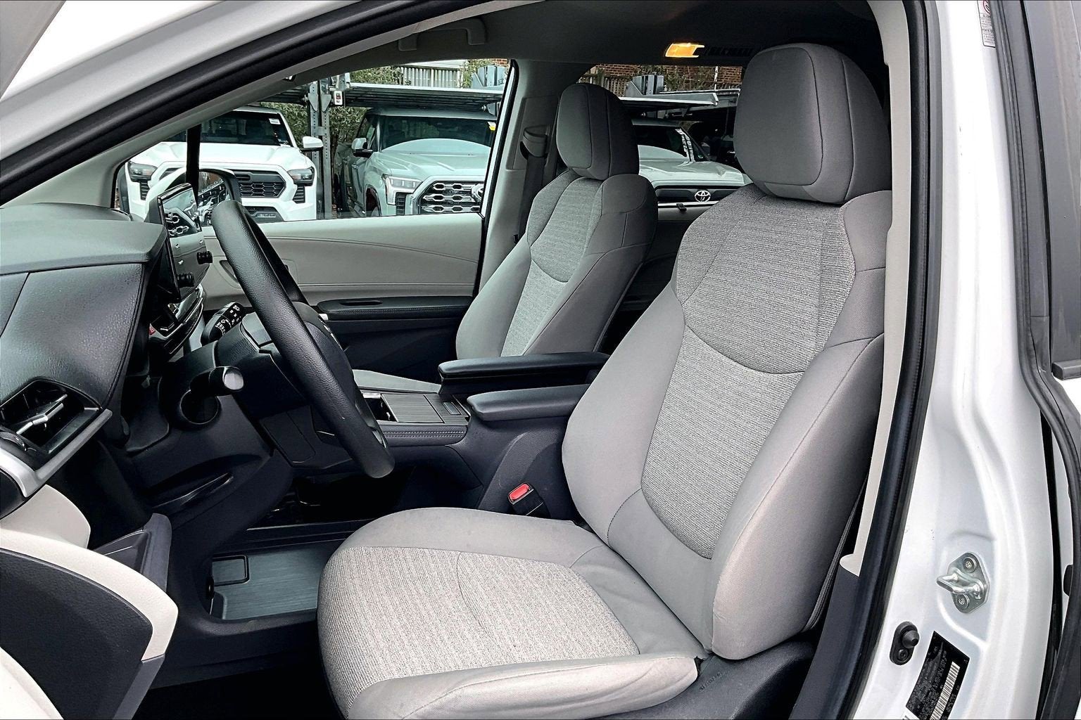 2024 Toyota Sienna LE