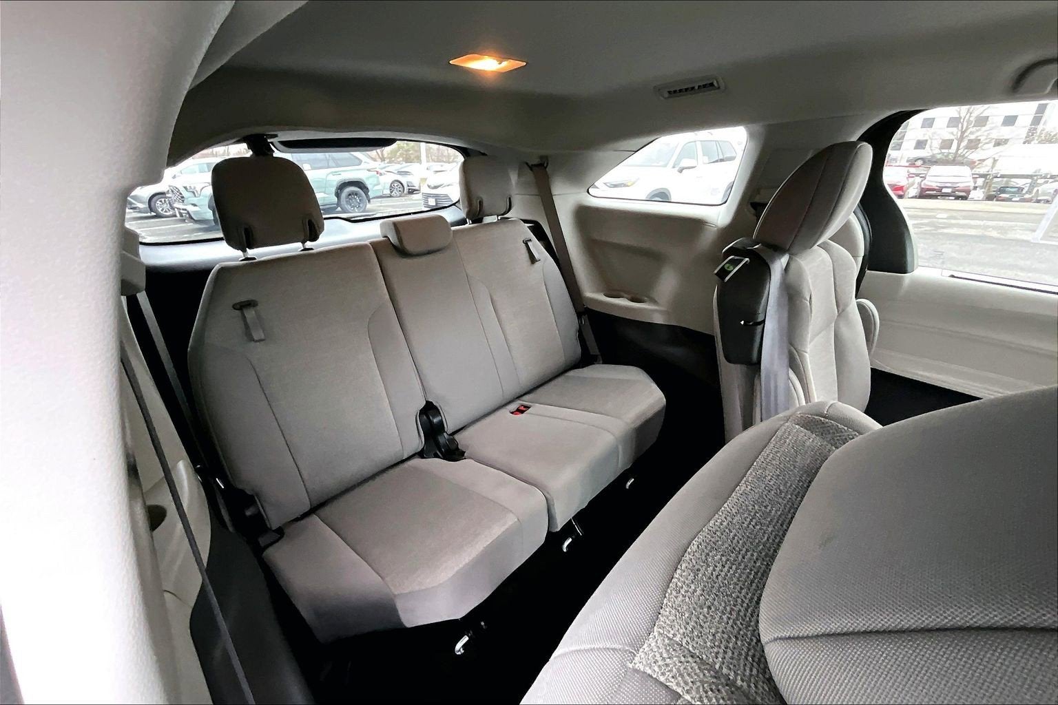 2024 Toyota Sienna LE