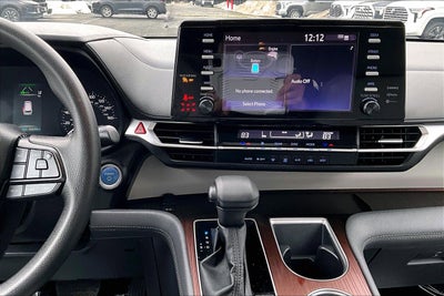 2024 Toyota Sienna LE