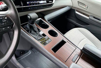 2024 Toyota Sienna LE