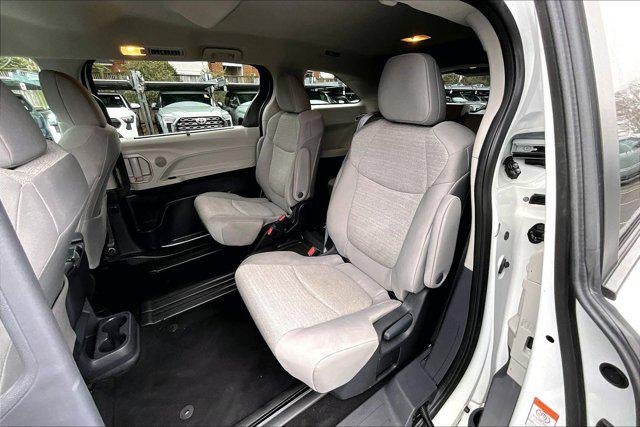 2024 Toyota Sienna LE