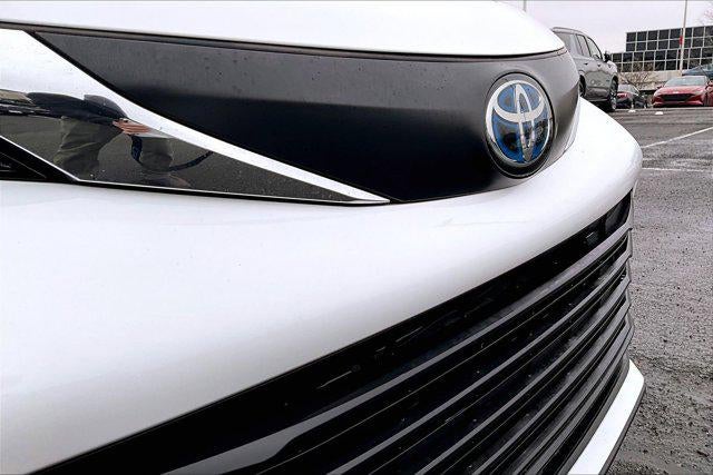 2024 Toyota Sienna LE