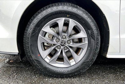 2024 Toyota Sienna LE