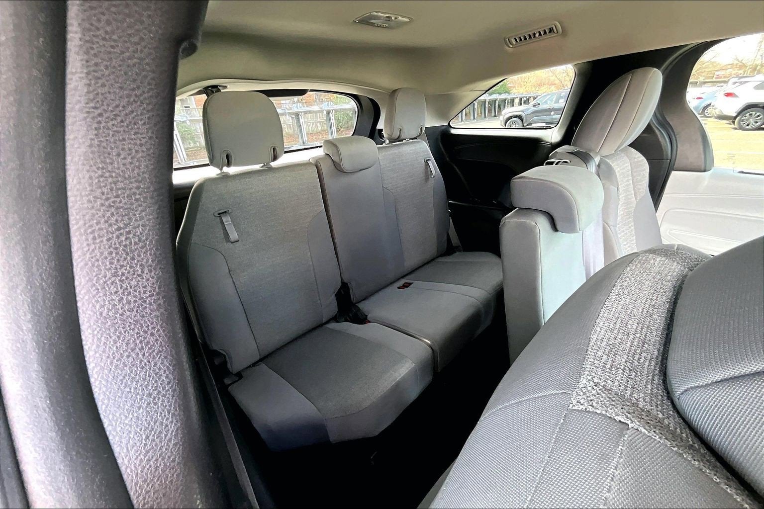 2025 Toyota Sienna LE