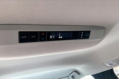 2025 Toyota Sienna LE