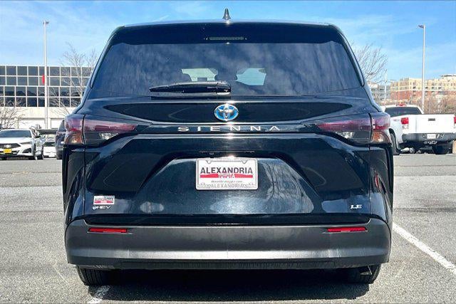 2025 Toyota Sienna LE