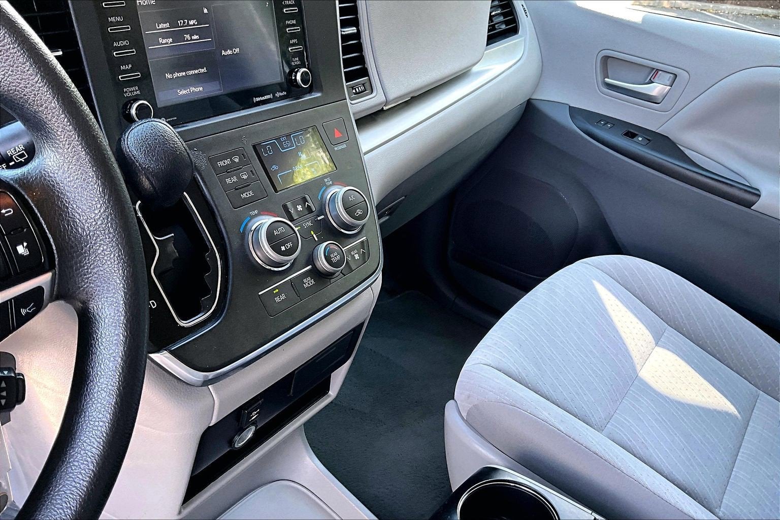 2019 Toyota Sienna LE