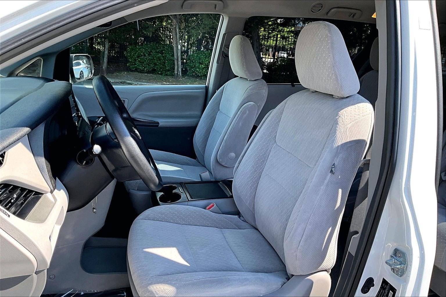 2019 Toyota Sienna LE