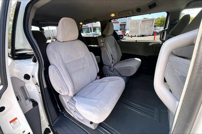 2019 Toyota Sienna LE